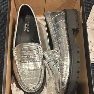 NWT G.H. Bass Weejuns Women's Whitney Super Lug Loafer Size 6.5 Silver Metallic